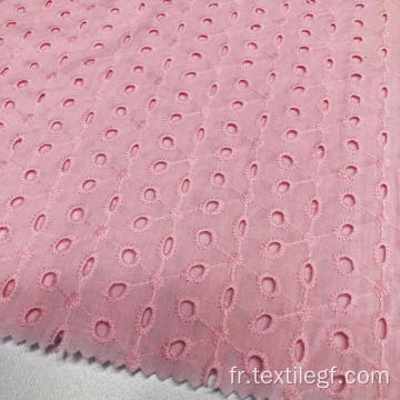 Tissu de coton brodé rose